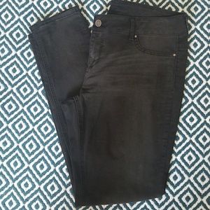 👖NWOT👖 Maurices black jeggings